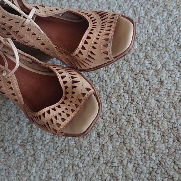 Jeffrey Campbell Rodillo Tan Leather Gladiator Wedge Heels Lace Up size 8 - Picture 8 of 13